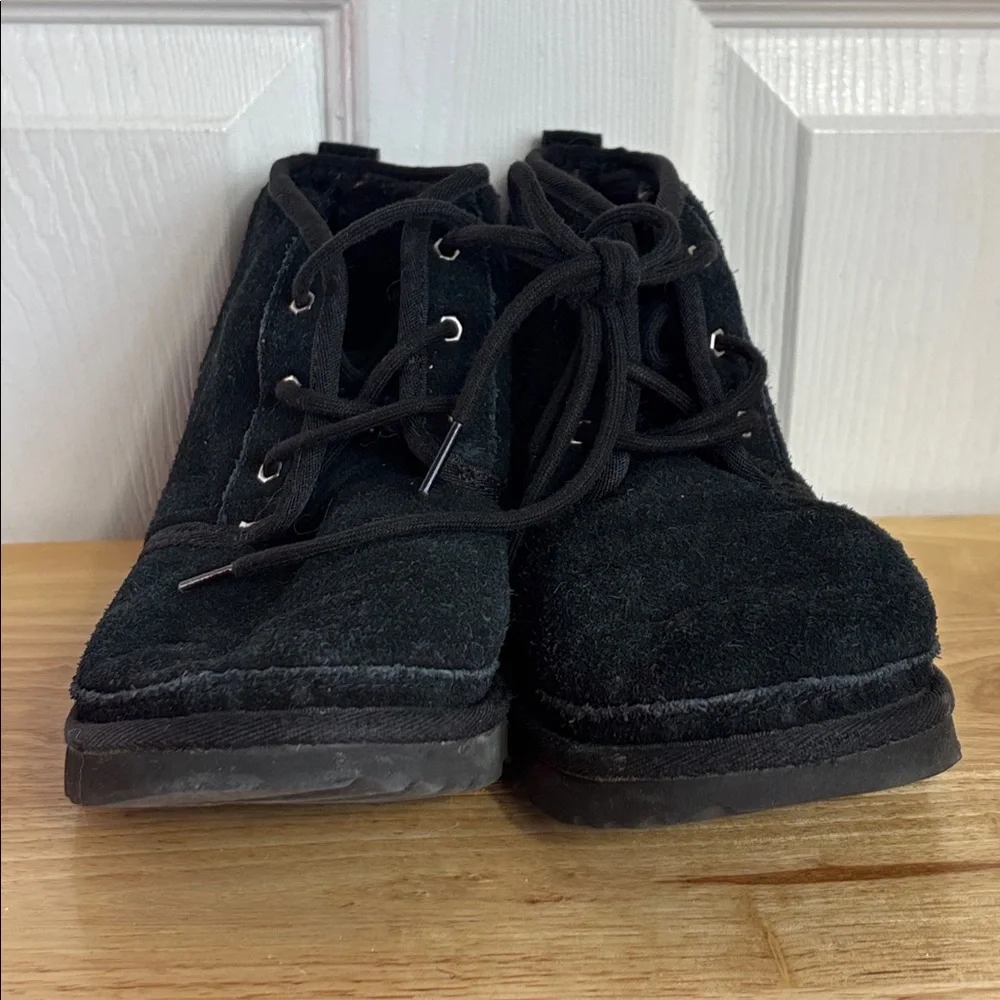 UGG Men's Black Chukka Boots Size 6 S/N 1017320 women’s size 7